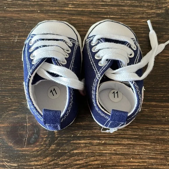 * 3/$10 * Baby slippers - Picture 4 of 8